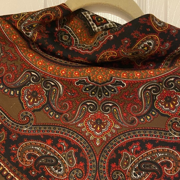 Paisley Patterned Scarf - Picture 7 of 14